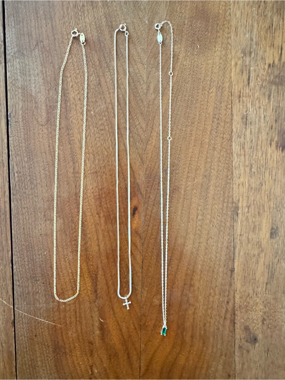 Delicate Gold Layered Necklaces Set with Emerald Pendant